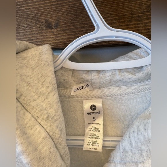 Gray Hoodie with Front Pocket size small 90 degree by reflex - Picture 5 of 6